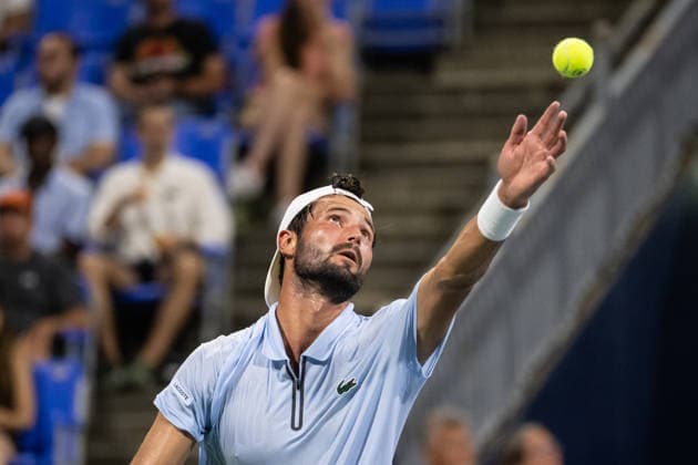 MONTREAL, QC - AUGUST 06: Titouan Droguet from France serves the ball against Brandon Nakashima from USA during their singles third round match on day five of the ATP, Tennis Herren 1000 National Bank Open presented by Rogers at Stade IGA on August 6, 2026 in Montreal, Quebec, Canada.(Photo by Vincent Ethier Icon Sportswire) TENNIS: AUG 06 National Bank Open EDITORIAL USE ONLY Icon2608066665