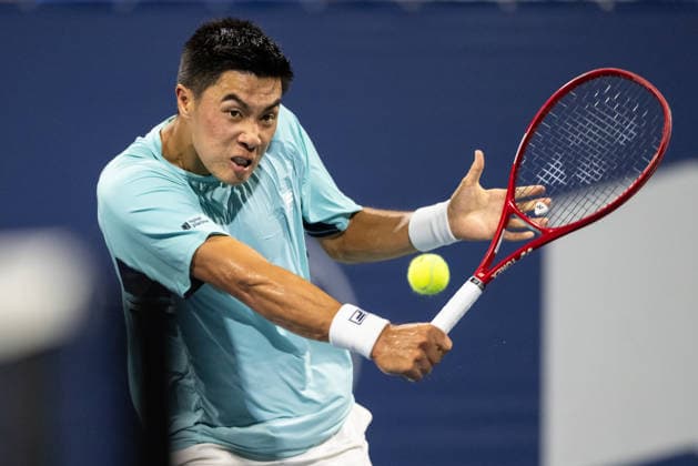 MONTREAL, QC - AUGUST 06: Brandon Nakashima from USA returns the ball against Titouan Droguet from France during their singles third round match on day five of the ATP, Tennis Herren 1000 National Bank Open presented by Rogers at Stade IGA on August 6, 2026 in Montreal, Quebec, Canada.(Photo by Vincent Ethier Icon Sportswire) TENNIS: AUG 06 National Bank Open EDITORIAL USE ONLY Icon2608067671
