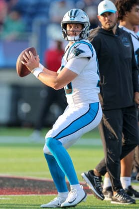 CANTON, OH - AUGUST 06: Carolina Panthers quarterback Haynes King (16) throws a pass prior to the National Football League preseason game between the Carolina Panthers and Arizona Cardinals on August 6, 2026, at the Tom Benson Hall of Fame Stadium in Canton, OH. (Photo by Frank Jansky Icon Sportswire) NFL, American Football Herren, USA AUG 06 Hall of Fame Game - Panthers vs Cardinals EDITORIAL USE ONLY Icon26080618