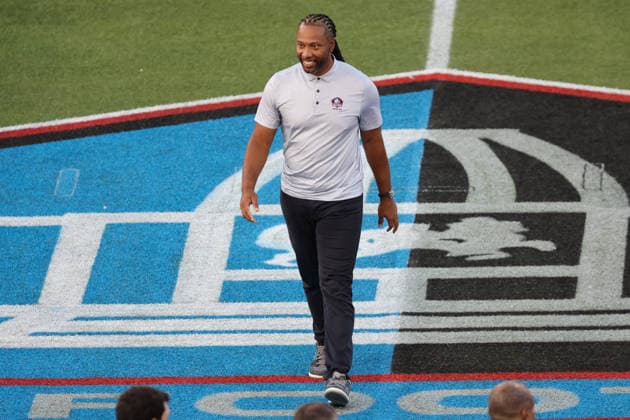 CANTON, OH - AUGUST 06: 2026 Pro Football Hall of Fame Class of 2026 inductee Larry Fitzgerald is introduced to the crowd prior to the National Football League preseason game between the Carolina Panthers and Arizona Cardinals on August 6, 2026, at the Tom Benson Hall of Fame Stadium in Canton, OH. (Photo by Frank Jansky Icon Sportswire) NFL, American Football Herren, USA AUG 06 Hall of Fame Game - Panthers vs Cardinals EDITORIAL USE ONLY Icon26080634