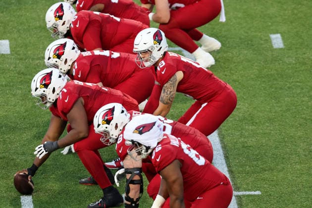 CANTON, OH - AUGUST 06: Arizona Cardinals quarterback Carson Beck (19) under center during the first quarter of the National Football League preseason game between the Carolina Panthers and Arizona Cardinals on August 6, 2026, at the Tom Benson Hall of Fame Stadium in Canton, OH. (Photo by Frank Jansky Icon Sportswire) NFL, American Football Herren, USA AUG 06 Hall of Fame Game - Panthers vs Cardinals EDITORIAL USE ONLY Icon26080638