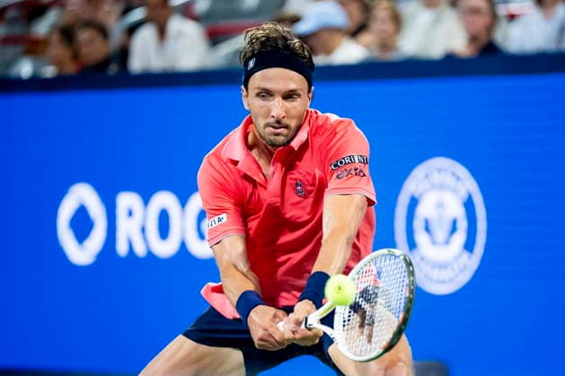 August 6, 2026, Montreal, Pq, Canada: Arthur Rinderknech of France returns a shot from Frances Tiafoe of the United States on day five of the National Bank Open tennis tournament in Montreal on Thursday, August 6, 2026. Canada News - August 6, 2026  - ZUMAc35_ 20260806_zaf_c35_136 Copyright: xChristopherxKatsarovx