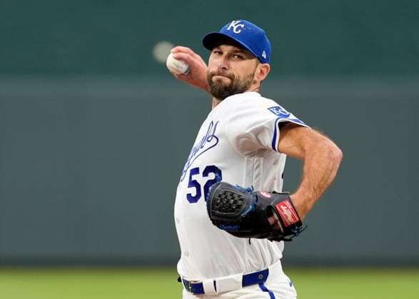 MLB, Baseball Herren, USA 2026; Twins Vs Royals Aug 6th Aug 6, 2026: Kansas City Royals pitcher Michael Wacha (52) delivers a pitch against the Twins at Kauffman Stadium Kansas City, Missouri. Jon Robichaud CSM. (Credit Image: Â Jon Robichaud Cal Media) Kansas City Missouri United States EDITORIAL USE ONLY Copyright: xx ZUMA-20260806_zma_c04_140.jpg JonxRobichaudx csmphotothree509108