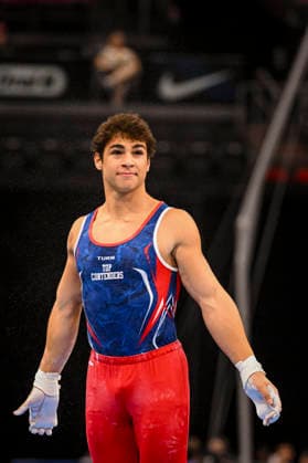 Gymnastics: Gymnastics: Xfinity US Gymnastics Championships Thomas Bell of Top Contenders competes on horizontal bar exercise in the junior division of the Xfinity USA Gymnastics Championship at the Mortgage Matchup Center in Phoenix, Arizona, Thursday, August 6, 2026. (Thomas Fernandez Image of . Phoenix Arizona United States EDITORIAL USE ONLY Copyright: xx ThomasxFernandezx iosphotos417359