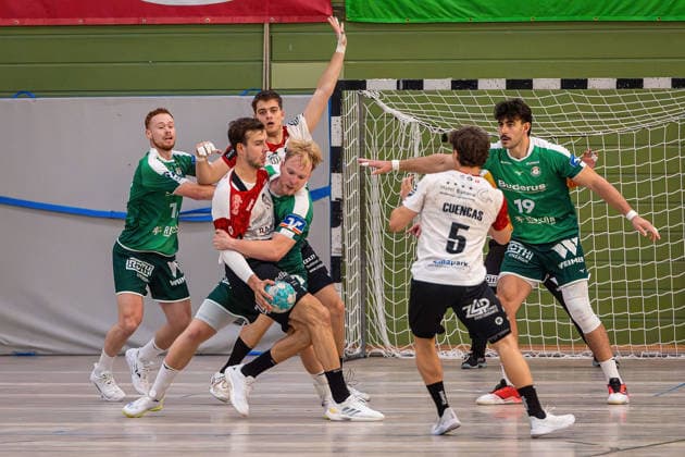 06.08.2026, xovx, Handball Lindencup, HSG Wetzlar - Pfadi Winterthur v.l. Tomas Piroch (HSG Wetzlar), Tim Rellstab (Pfadi Winterthur), Ivan Simic (Pfadi Winterthur), Georg Löwen (HSG Wetzlar), Tiago Cuencas (Pfadi Winterthur), Doruk Pehlivan (HSG Wetzlar) Linden Stadthalle Hessen Deutschland (DE) *** August 6, 2026, xovx, Lindencup Handball, HSG Wetzlar vs. Pfadi Winterthur: Tomas Piroch (HSG Wetzlar), Tim Rellstab (Pfadi Winterthur), Ivan Simic (Pfadi Winterthur), Georg Löwen (HSG Wetzlar), Tiago Cuencas (Pfadi Winterthur), Doruk Pehlivan (HSG Wetzlar); Linden Stadthalle, Hesse, Germany, DE