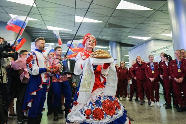 RUSSIA, MOSCOW - AUGUST 7, 2026: A ceremony to welcome the Russian national synchronised swimming team takes place at Vnukovo Airport. The team returned from France after the 2026 European Aquatics Championships, held in Paris from July 31 to August 16, having won three gold, one silver, and three bronze medals. Russian athletes performed in the event under a neutral status. Vladimir Gerdo TASS  95869327
