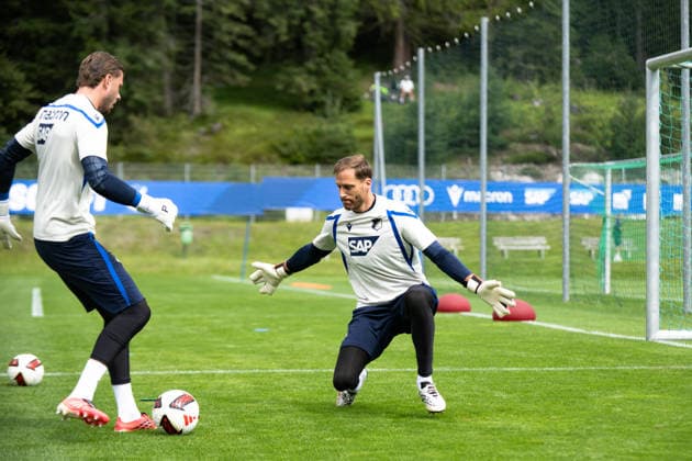Torwarttraining: hier Oliver Baumann, (TSG Hoffenheim, 01), rechts, mit dem Partner Luca Philipp, (TSG Hoffenheim, 37), TSG Hoffenheim, Fussball, Trainingslager, Saison Vorbereitung, Saison 2026 2027, GER, 06.08.2026, Eibner-Pressefoto Andreas Ulmer TSG Hoffenheim, Fussball, Trainingslager, Saison Vorbereitung, Saison 2026 2027, GER, 06.08.2026, *** Goalkeeper training: Oliver Baumann, TSG Hoffenheim, 01 (right), with his partner Luca Philipp, TSG Hoffenheim, 37; TSG Hoffenheim, soccer, training camp, preseason, 2026–2027 season, GER, August 6, 2026, Eibner Press Photo by Andreas Ulmer, TSG Hoffenheim, soccer, training camp, preseason, 2026–2027 season, GER, August 6, 2026, Copyright: xEibner-Pressefoto AndreasxUlmerx EP_AUR