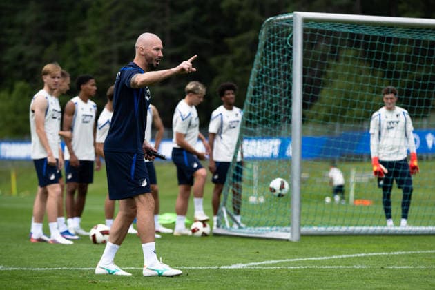 Christian Ilzer, (TSG Hoffenheim, Trainer) engagiert, TSG Hoffenheim, Fussball, Trainingslager, Saison Vorbereitung, Saison 2026 2027, GER, 06.08.2026, Eibner-Pressefoto Andreas Ulmer TSG Hoffenheim, Fussball, Trainingslager, Saison Vorbereitung, Saison 2026 2027, GER, 06.08.2026, *** Christian Ilzer, TSG Hoffenheim, Head Coach, TSG Hoffenheim, Soccer, Training Camp, Preseason, 2026–2027 Season, GER, August 6, 2026, Eibner Press Photo: Andreas Ulmer, TSG Hoffenheim, soccer, training camp, preseason, 2026–2027 season, GER, August 6, 2026, Copyright: xEibner-Pressefoto AndreasxUlmerx EP_AUR