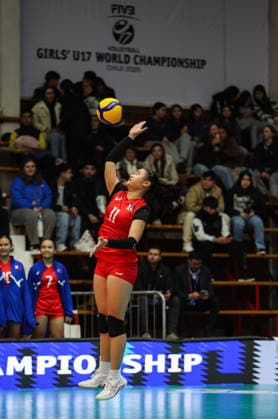(260807) -- SAN FELIPE, Aug. 7, 2026 -- Xyz Ellen Rayco of the Philippines serves during the preliminary phase match between China and the Philippines at the FIVB Volleyball Girls U17, U 17 World Championship, WM, Weltmeisterschaft in San Felipe, Chile, Aug. 6, 2026. ) (SP)CHILE-SAN FELIPE-VOLLEYBALL-GIRLS U17 WORLD CHAMPIONSHIP-PRELIMINARY PHASE-CHINA VS PHILIPPINES ZhouxJiayi 