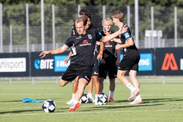 Abschlusstraining SSV Ulm 1846 Fußball vor dem ersten Ligaspiel in Stuttgart, Fussball, Training, Trainingsplatz Ulm 06.08.26 Emanuel Taffertshofer (SSV Ulm 1846 Fußball, 22) Abschlusstraining SSV Ulm 1846 Fußball vor dem ersten Ligaspiel in Stuttgart, Fussball, Training, Trainingsplatz Ulm 06.08.26 Foto: Lucca Fundel Ulm Trainingsplatz Baden-Württemberg Deutschland *** Final practice for SSV Ulm 1846 Soccer ahead of their first league game in Stuttgart, Soccer, Training, Ulm Training Field, August 6, 2026, Emanuel Taffertshofer, SSV Ulm 1846 Soccer, 22 Final training session for SSV Ulm 1846 Soccer ahead of their first league match in Stuttgart, Soccer, Training, Ulm Training Field, August 26, 2006, Photo by Lucca Fundel, Ulm Training Field, Baden-Württemberg, Germany