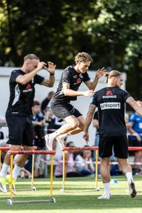 Abschlusstraining SSV Ulm 1846 Fußball vor dem ersten Ligaspiel in Stuttgart, Fussball, Training, Trainingsplatz Ulm 06.08.26 Oliver Wähling (SSV Ulm 1846 Fußball, 10) Abschlusstraining SSV Ulm 1846 Fußball vor dem ersten Ligaspiel in Stuttgart, Fussball, Training, Trainingsplatz Ulm 06.08.26 Foto: Lucca Fundel Ulm Trainingsplatz Baden-Württemberg Deutschland *** Final practice for SSV Ulm 1846 Soccer ahead of their first league game in Stuttgart, Soccer, Training, Ulm Training Field, August 6, 2026, Oliver Wähling, SSV Ulm 1846 Soccer, 10 Final Training Session for SSV Ulm 1846 Soccer Ahead of Their First League Match in Stuttgart, Soccer, Training, Ulm Training Field, August 26, 2006, Photo by Lucca Fundel, Ulm Training Field, Baden-Württemberg, Germany
