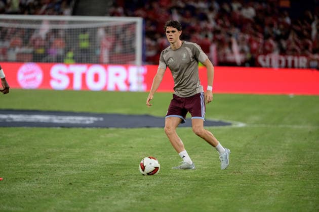 August 7, 2026, Hong Kong, Hong Kong: Aston Villa players warm up before the pre season 2026-2027 match in Hong Kong. Audi Football Summit Bayern Munich vs Aston Villa Hong Kong Audi Football Summit Bayern Munich Vs Aston Villa Hong Kong  - ZUMAr144 20260807_zap_r144_003 Copyright: xJaynexRussellx