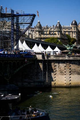 260807 Madeleine Bayon of France competes in women™s high diving 20m platform round 2 during day eight of the 2026 European Aquatics Championships on August 7, 2026 in Paris. Photo: Joel Marklund BILDBYRAN kod JM JM0834 bbeng simhopp diving high diving höga hopp 2026 european aquatics championships em dam *** August 7, 2026: Madeleine Bayon of France competes in the women’s 20-meter platform high diving round 2 during day eight of the 2026 European Aquatics Championships on August 7, 2026 in Paris. Photo by Joel Marklund. BILDBYRAN code JM JM0834 bbeng diving high diving 2026 European Aquatics Championships women’s  Copyright: JOELxMARKLUND BB260807JM013