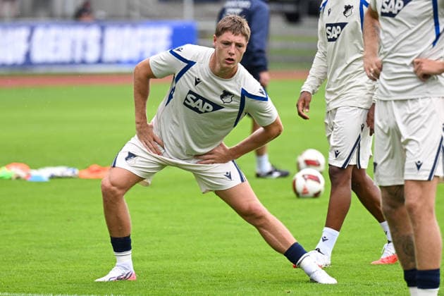 SOCCER - Hoffenheim vs Gladbach, test match SCHWAZ,AUSTRIA,07.AUG.26 - SOCCER - 1. DFL, 1. Deutsche Bundesliga, TSG Hoffenheim vs Borussia Mönchengladbach, test match. Image shows Alexander Prass (Hoffenheim) during warm up.  GEPAxpictures xDanielxSchoenherr