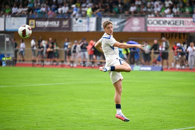 SOCCER - Hoffenheim vs Gladbach, test match SCHWAZ,AUSTRIA,07.AUG.26 - SOCCER - 1. DFL, 1. Deutsche Bundesliga, TSG Hoffenheim vs Borussia Mönchengladbach, test match. Image shows Alexander Prass (Hoffenheim) during warm up.  GEPAxpictures xDanielxSchoenherr