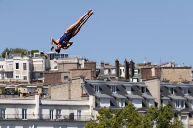 First day of Women 20m high diving final European Aquatics Championships - Paris Netherlands diver Ginni Van Katwijk competes in round 1 of the women’s 20m high diving event during the LEN European Aquatics Championships, alongside the Seine River, in Paris on August 7, 2026. Photo by Raphael Lafargue ABACAPRESS.COM Paris France  Copyright: xLafarguexRaphael ABACAx