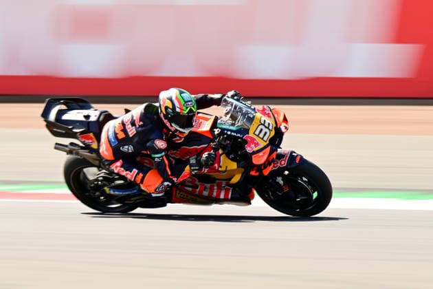 motor racing, Motorsport Moto GP Qatar Airways Grand Prix of Great Britain Red Bull KTM Factory Racing rider Brad Binder (33) during the Moto GP practice day at Silverstone, Towcester, UK on 7 August 2026. Towcester Silverstone Northamptonshire UK Editorial use only , Copyright: xDennisxGoodwinx PSI-24670-0108
