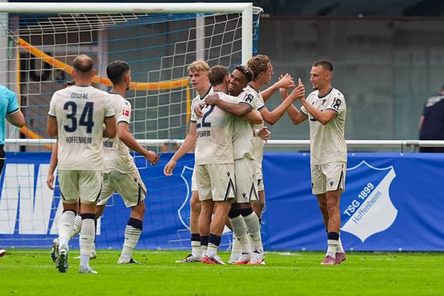 07.08.2026, xydrx, Fußball, Testspiel, TSG 1899 Hoffenheim - Borussia Mönchengladbach, Saison 2026 2027, Silberstadt Arena Schwaz: Torjubel nach dem Tor zum 1:0 für die TSG 1899 Hoffenheim durch Torschütze Bambase Conte (TSG 1899 Hoffenheim, 20) zusammen mit Alexander Prass (TSG 1899 Hoffenheim, 22) DFB regulations prohibit any use of photographs as image sequences and or quasi-video. *** August 7, 2026, xydrx, soccer, friendly match, TSG 1899 Hoffenheim vs. Borussia Mönchengladbach, 2026–2027 season, Silberstadt Arena Schwaz: Celebrations after TSG 1899 Hoffenheim’s 1–0 goal scored by Bambase Conte, along with Alexander Prass of TSG 1899 Hoffenheim, 22 DFB regulations prohibit any use of photographs as image sequences and or quasi-video Copyright: HMBxMedia YannisxDreimann