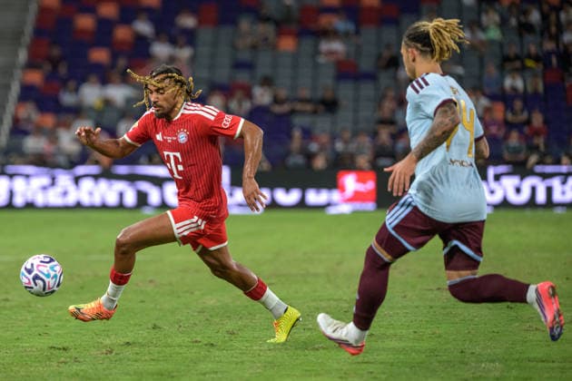 August 7, 2026, Hong Kong, Hong Kong: Sasha BOEY in action for Bayern Munich in the pre season 2026-2027 match in Hong Kong. Audi Football Summit Bayern Munich vs Aston Villa Hong Kong Hong Kong Hong Kong - ZUMAr144 20260807_zap_r144_042 Copyright: xJaynexRussellx