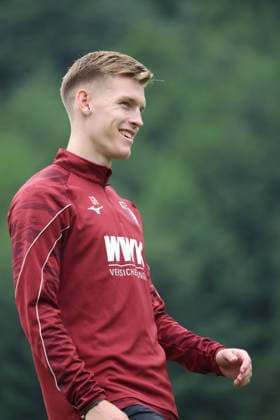 07.08.2026, GER, Fussball, Herren, FC Augsburg, Bundesliga, Trainingslager, Achensee, FCA, Anton Kade im Training Achenkirch *** August 7, 2026, Germany, Soccer, Men s, FC Augsburg, Bundesliga, Training Camp, Achensee, FCA, Anton Kade in Training at Achenkirch