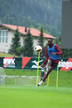 07.08.2026, GER, Fussball, Herren, FC Augsburg, Bundesliga, Trainingslager, Achensee, FCA, Chrislain Matsima im Training Achenkirch *** August 7, 2026, Germany, Soccer, Men s, FC Augsburg, Bundesliga, Training Camp, Achensee, FCA, Chrislain Matsima in training in Achenkirch