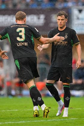 SOCCER - Hoffenheim vs Gladbach, test match SCHWAZ,AUSTRIA,07.AUG.26 - SOCCER - 1. DFL, 1. Deutsche Bundesliga, TSG Hoffenheim vs Borussia Mönchengladbach, test match. Image shows the rejoicing of Isac Lidberg and Robin Hack (Gladbach).  GEPAxpictures xDanielxSchoenherr