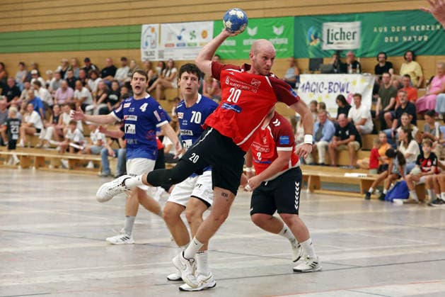07.08.2026, xovx, Handball Lindencup, TuS Holzheim - HSG Pohlheim v.l. Leon Friedl (HSG Pohlheim), Christoph Träger (HSG Pohlheim), Leon Bühler (TuS Holzheim), Nils Wolfram (TuS Holzheim) Linden Stadthalle Hessen Deutschland (DE) *** August 7, 2026, xovx, Lindencup Handball Tournament, TuS Holzheim vs. HSG Pohlheim: Leon Friedl (HSG Pohlheim), Christoph Träger (HSG Pohlheim), Leon Bühler (TuS Holzheim), Nils Wolfram (TuS Holzheim), Linden City Hall, Hesse, Germany, DE