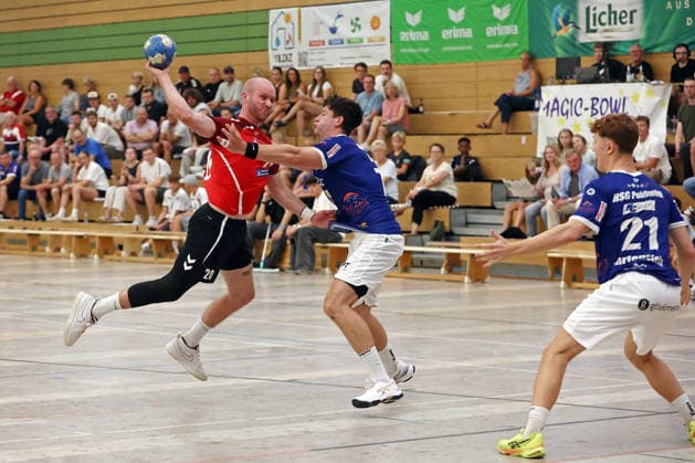 07.08.2026, xovx, Handball Lindencup, TuS Holzheim - HSG Pohlheim v.l. Leon Bühler (TuS Holzheim), Christoph Träger (HSG Pohlheim), Jonathan Martenstein (HSG Pohlheim) Linden Stadthalle Hessen Deutschland (DE) *** August 7, 2026, xovx, Lindencup Handball, TuS Holzheim vs. HSG Pohlheim: Leon Bühler (TuS Holzheim), Christoph Träger (HSG Pohlheim), Jonathan Martenstein (HSG Pohlheim), Linden Stadthalle, Hesse, Germany, DE