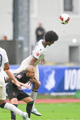 SOCCER - Hoffenheim vs Gladbach, test match SCHWAZ,AUSTRIA,07.AUG.26 - SOCCER - 1. DFL, 1. Deutsche Bundesliga, TSG Hoffenheim vs Borussia Mönchengladbach, test match. Image shows Fritz Henri Fleck (Gladbach) and Bernardo (Hoffenheim).  GEPAxpictures xDanielxSchoenherr