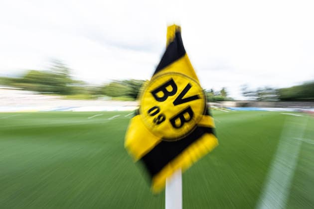 Regionalliga West: Borussia Dortmund II - 1.FC Köln II, 07.08.2026 Symbolbild, Eckflagge mit dem Blick auf Innenraum des Stadions vor dem Spiel. Flagge ist unscharf. Regionalliga West: Borussia Dortmund II - 1.FC Köln II, Rote Erde, Dortmund; 07.08.2026 DFB regulations prohibit any use of photographs as image sequences and or quasi video. *** Regionalliga West: Borussia Dortmund II vs. 1. FC Köln II, August 7, 2026. Stock photo: Corner flag with a view of the stadium interior before the game; the flag is out of focus. Regionalliga West: Borussia Dortmund II vs. 1. FC Köln II, Rote Erde, Dortmund, August 7, 2026. DFB regulations prohibit any use of photographs as image sequences and or quasi-video Copyright: xBEAUTIFULxSPORTS Buriakovx