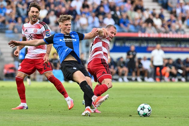 2. Liga; SV Waldhof Mannheim - Fortuna Düsseldorf; 07.08.2026 MANNHEIM, GERMANY - 07. AUGUST: im Duell Moritz POLTE (SV Waldhof Mannheim 3) und Eric HOTTMANN (Fortuna Düsseldorf 9) während dem Match der 3. Liga zwischen dem SV Waldhof Mannheim und Fortuna Düsseldorf am 1. Spieltag im Carl-Benz Stadion *** 2nd Division: SV Waldhof Mannheim vs. Fortuna Düsseldorf, August 7, 2026, MANNHEIM, GERMANY, August 7, in a duel between Moritz POLTE of SV Waldhof Mannheim (No. 3) and Eric HOTTMANN of Fortuna Düsseldorf (No. 9) during the 3. Liga match between SV Waldhof Mannheim and Fortuna Düsseldorf on Matchday 1 at the Carl Benz Stadium Copyright: xBEAUTIFULxSPORTS Goldbergx