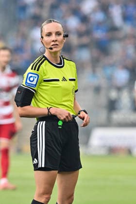 2. Liga; SV Waldhof Mannheim - Fortuna Düsseldorf; 07.08.2026 MANNHEIM, GERMANY - 07. AUGUST: im Bild Schiedsrichterin Fabienne MICHEL Einzelfoto Freisteller während dem Match der 3. Liga zwischen dem SV Waldhof Mannheim und Fortuna Düsseldorf am 1. Spieltag im Carl-Benz Stadion *** 2nd Division: SV Waldhof Mannheim vs. Fortuna Düsseldorf, August 7, 2026, MANNHEIM, GERMANY, August 7. Pictured: Referee Fabienne MICHEL. Isolated photo taken during the 3. Liga match between SV Waldhof Mannheim and Fortuna Düsseldorf on Matchday 1 at the Carl Benz Stadium. Copyright: xBEAUTIFULxSPORTS Goldbergx