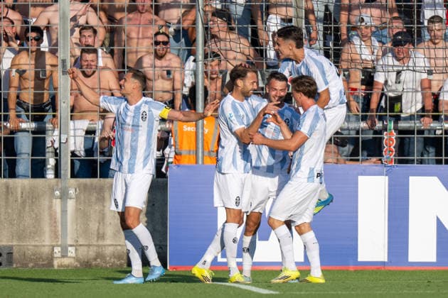 Torjubel zum 1:0, TSV 1860 Muenchen, TSV 1860 von Muenchen vs. FC Augsburg II, Fussball, Regionalliga Bayern, 3. Spieltag, 07.08.2026 DFB regulations prohibit any use of photographs as image sequences and or quasi-video Muenchen Bayern Deutschland *** Goal celebration after the 1-0, TSV 1860 Munich, TSV 1860 Munich vs. FC Augsburg II, Soccer, Bavarian Regional League, Matchday 3, August 7, 2026 DFB regulations prohibit any use of photographs as image sequences and or quasi-video Munich, Bavaria, Germany Copyright: xkolbert-press UlrichxGamelx