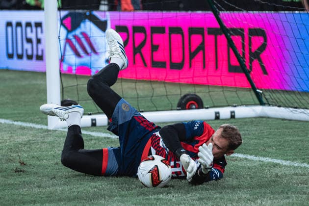 August 7, 2026, Hong Kong, China: MANUEL NEUER 1 FC Bayern Munich in action during Audi Football Summit 2026 Between FC Bayern Munich and Aston Villa at Kai Tak Stadium in Hong Kong on August 7, 2026. Audi Football Summit 2026 FC Bayern Munich 2:1 Aston Villa  - ZUMAn333 20260807_znp_n333_023 Copyright: xKaxLokxNgx