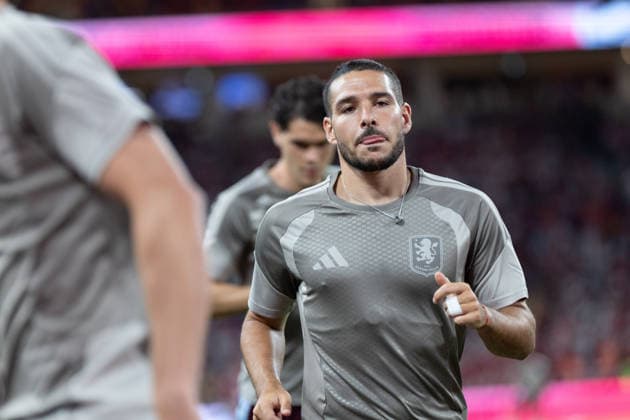 August 7, 2026, Hong Kong, China: EMILIANO BUENDIA 10 of Aston Villa in action during Audi Football Summit 2026 Between FC Bayern Munich and Aston Villa at Kai Tak Stadium in Hong Kong on August 7, 2026. Audi Football Summit 2026 FC Bayern Munich 2:1 Aston Villa  - ZUMAn333 20260807_znp_n333_042 Copyright: xKaxLokxNgx