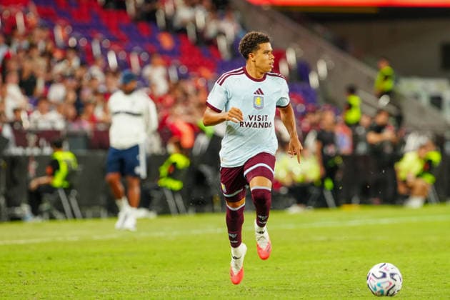 HONG KONG-SPORTS BAYERN-ASTON-VILLA Players of Bayern Munich and Aston Villa compete during the second half of their exhibition football match at the Kai Tak Stadium on August 7, 2026 in Hong Kong. Bayern Munich defeated Aston Villa 2-1, following second-half action that saw Luis Diaz score for Bayern and Victor Lindelof score a consolation goal for Villa. (Photo by Zulu Lo TMHK via Nexpher Images) Hong Kong
