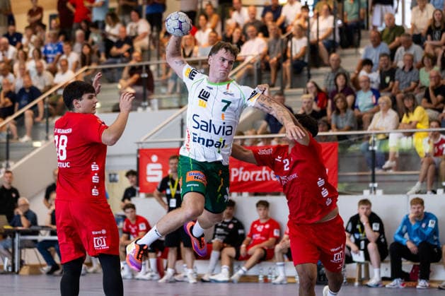 Victor KLOEVE (FRISCH AUF! Goeppingen, 07) erzielt ein Tor, Aktion, Torwurf GER, FRISCH AUF! Goeppingen vs. TSV Neuhausen Filder, Handball, Vorbereitung, Turnier, S-Cup Altensteig, Viertelfinale, Spielzeit 2026 2027, 07.08.2026, GER, FRISCH AUF! Goeppingen vs. TSV Neuhausen Filder, Handball, Vorbereitung, Turnier, S-Cup Altensteig, Viertelfinale, Spielzeit 2026 2027, 07.08.2026, Altensteig *** Victor KLOEVE FRISCH AUF Goeppingen, 07 scores a goal, play, shot on goal GER, FRISCH AUF Goeppingen vs. TSV Neuhausen Filder, handball, preseason, tournament, S Cup Altensteig, quarterfinals, 2026–2027 season, August 7, 2026, GER, FRISCH AUF Goeppingen vs. TSV Neuhausen Filder, handball, preseason, tournament, S Cup Altensteig, quarterfinals, 2026–2027 season, August 7, 2026, Altensteig Copyright: xEibnerxPressefoto OliverxSchmidtx EP_OST