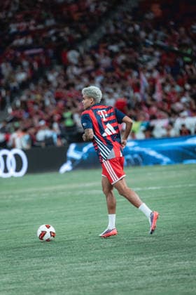 August 7, 2026, Hong Kong, China: Luis Diaz 14 FC Bayern Munich in action during Audi Football Summit 2026 Between FC Bayern Munich and Aston Villa at Kai Tak Stadium in Hong Kong on August 7, 2026. Hong Kong China - ZUMAn333 20260807_znp_n333_033 Copyright: xKaxLokxNgx