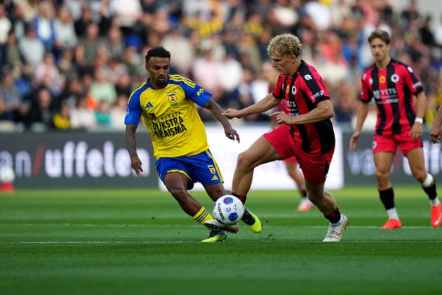 Eredivisie: SC Cambuur v Excelsior Rotterdam Leeuwarden - Nicky Souren of SC Cambuur, Daniel van Vianen of Excelsior Rotterdam during the first competition round of the 2026 2027 Eredivisie season. The match is set between SC Cambuur and Excelsior Rotterdam at Kooi Stadion on 7 August 2026 in Leeuwarden, The Netherlands. (Hero Images Yannick Verhoeven) Copyright: xYannickxVerhoevenx