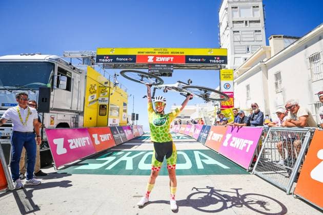 7E ÉTAPE DU TOUR DE FRANCE FEMMES AU MONT VENTOUX. PHOTOPQR LE DAUPHINE Eliot BERNARD ; Bédoin ; 07 08 2026 ; Mont Ventoux, le 7 août 2026. Passage des caravanes du Tour et ambiance au sommet du mont Ventoux pour la 7e étape du Tour de France Femmes avec Zwift. Photo : Eliot Bernard. 7th stage of the fifth edition of the Women s Tour de France cycling race, 146.8 km from Voulte-sur-Rhone to The Mont Ventoux, at The Mont Ventoux, southeastern France on August 7, 2026. Bédoin Vaucluse Provence-Alpes-Côte d Azur France  Copyright: xPHOTOPQR LExDAUPHINE MAXPPPxEliotxBERNARDx 20260807JDL3933 20260807JDL3933