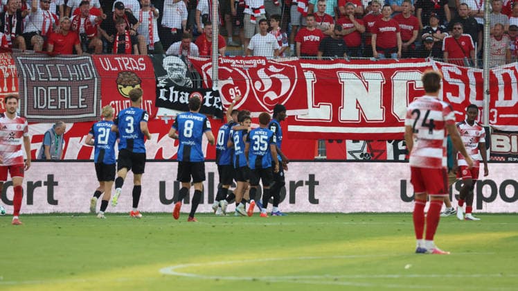 07.08.2026, xrekx, Fussball 3.Liga, SV Waldhof Mannheim - Fortuna Düsseldorf v.l. Torjubel nach dem Tor zum celebrating the goal celebrate 2:0 durch Julian Ulbricht (SV Waldhof Mannheim) (DFL DFB REGULATIONS PROHIBIT ANY USE OF PHOTOGRAPHS as IMAGE SEQUENCES and or QUASI-VIDEO) Mannheim *** August 7, 2026, xrekx, Soccer 3rd Division, SV Waldhof Mannheim vs. Fortuna Düsseldorf – Goal celebration after Julian Ulbricht’s goal to make it 2–0 for SV Waldhof Mannheim. DFL and DFB regulations prohibit any use of photographs as image sequences and or quasi-video. Mannheim