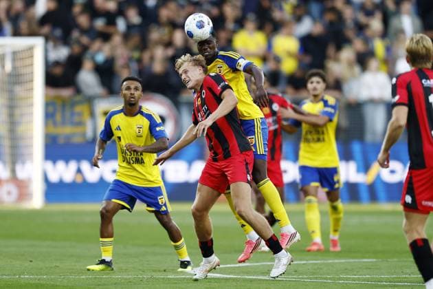 LEEUWARDEN - (lr) Daniel van Vianen of Excelsior Rotterdam, Jamal Amofa of SC Cambuur during the Dutch Eredivisie match between SC Cambuur and Excelsior Rotterdam at the Kooi Stadion on August 7, 2026 in Leeuwarden, the Netherlands. VINCENT JANNINK ANP Eredivisie 2026 27 xVIxANPxSportx xxANPxIVx 565046809 originalFilename: 565046809.jpg