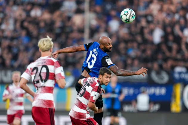 v.li.: Felix Meiser (F95, 20), Tim Oberdorf (F95, 15), Terrence Boyd (SV Waldhof, 13), beim Kopfball, Kopfballduell, Spielszene, Zweikampf in der Luft, Aktion, Action, 07.08.2026, Mannheim (Deutschland), Fussball, 3. Liga, SV Waldhof Mannheim - Fortuna Düsseldorf, DFB DFL REGULATIONS PROHIBIT ANY USE OF PHOTOGRAPHS AS IMAGE SEQUENCES AND OR QUASI-VIDEO. *** From left: Felix Meiser (F95), 20; Tim Oberdorf (F95), 15; Terrence Boyd (SV Waldhof), 13; during a header, header duel, game scene, aerial duel, action, August 7, 2026, Mannheim, Germany, soccer, 3rd Division, SV Waldhof Mannheim vs. Fortuna Düsseldorf, DFB and DFL regulations prohibit any use of photographs as image sequences and or quasi-video xozx
