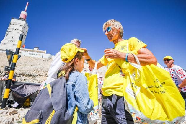 7E ÉTAPE DU TOUR DE FRANCE FEMMES AU MONT VENTOUX. PHOTOPQR LE DAUPHINE Eliot BERNARD ; Bédoin ; 07 08 2026 ; Mont Ventoux, le 7 août 2026. Passage des caravanes du Tour et ambiance au sommet du mont Ventoux pour la 7e étape du Tour de France Femmes avec Zwift. Photo : Eliot Bernard. 7th stage of the fifth edition of the Women s Tour de France cycling race, 146.8 km from Voulte-sur-Rhone to The Mont Ventoux, at The Mont Ventoux, southeastern France on August 7, 2026. Bédoin Vaucluse Provence-Alpes-Côte d Azur France  Copyright: xPHOTOPQR LExDAUPHINE MAXPPPxEliotxBERNARDx 20260807JDL3938 20260807JDL3938