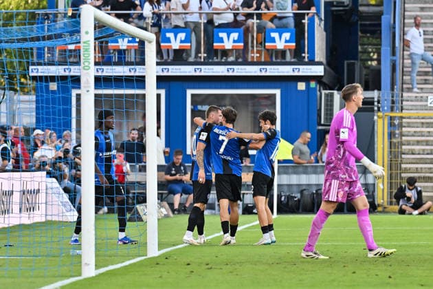2. Liga; SV Waldhof Mannheim - Fortuna Düsseldorf; 07.08.2026 MANNHEIM, GERMANY - 07. AUGUST: Jubel der Hausherren nach dem Treffer zum 2-0 durch Julian ULBRICHT (SV Waldhof Mannheim 10) Tor Torschuetze Freude Happy während dem Match der 3. Liga zwischen dem SV Waldhof Mannheim und Fortuna Düsseldorf am 1. Spieltag im Carl-Benz Stadion *** 2nd Division: SV Waldhof Mannheim vs. Fortuna Düsseldorf, August 7, 2026, MANNHEIM, GERMANY August 7 The home team celebrates after Julian ULBRICHT scores the 2–0 goal SV Waldhof Mannheim 10 Goal Scorer Joy Happy during the 3rd Division match between SV Waldhof Mannheim and Fortuna Düsseldorf on Matchday 1 at the Carl Benz Stadium Copyright: xBEAUTIFULxSPORTS Goldbergx
