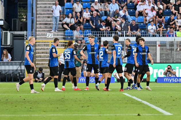 2. Liga; SV Waldhof Mannheim - Fortuna Düsseldorf; 07.08.2026 MANNHEIM, GERMANY - 07. AUGUST: Jubel der Hausherren nach dem Treffer zum 2-0 durch Julian ULBRICHT (SV Waldhof Mannheim 10) Tor Torschuetze Freude Happy während dem Match der 3. Liga zwischen dem SV Waldhof Mannheim und Fortuna Düsseldorf am 1. Spieltag im Carl-Benz Stadion *** 2nd Division: SV Waldhof Mannheim vs. Fortuna Düsseldorf, August 7, 2026, MANNHEIM, GERMANY August 7 The home team celebrates after Julian ULBRICHT scores the 2–0 goal SV Waldhof Mannheim 10 Goal Scorer Joy Happy during the 3rd Division match between SV Waldhof Mannheim and Fortuna Düsseldorf on Matchday 1 at the Carl Benz Stadium Copyright: xBEAUTIFULxSPORTS Goldbergx