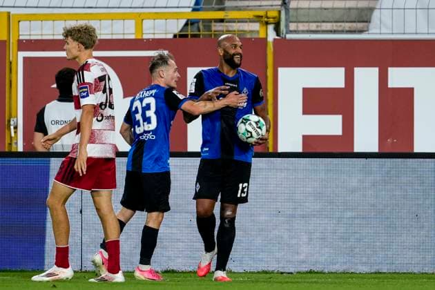 v.li.: Arlind Rexhepi (SV Waldhof, 33), Terrence Boyd (SV Waldhof, 13), Spieler vom SV Waldhof Mannheim, Jubel nach dem Schlusspfiff, Freude über den Sieg, Sieger, Gewinner, jubelt, jubeln, fröhlich, positiv, freut sich, freuen, optimistisch, Highlight, Action, Aktion, 07.08.2026, Mannheim (Deutschland), Fussball, 3. Liga, SV Waldhof Mannheim - Fortuna Düsseldorf, DFB DFL REGULATIONS PROHIBIT ANY USE OF PHOTOGRAPHS AS IMAGE SEQUENCES AND OR QUASI-VIDEO. *** v li Arlind Rexhepi, SV Waldhof, 33, Terrence Boyd, SV Waldhof, 13, SV Waldhof Mannheim players, celebrating after the final whistle, joy over the victory, winners, celebrating, cheerful, positive, happy, optimistic, highlight, action, August 7, 2026, Mannheim, Germany, soccer, 3rd Division, SV Waldhof Mannheim vs. Fortuna Düsseldorf, DFB and DFL regulations prohibit any use of photographs as image sequences and or quasi-video xozx