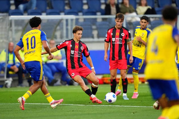 Eredivisie: SC Cambuur v Excelsior Rotterdam Leeuwarden - Lennard Hartjes of Excelsior Rotterdam, Noah Naujoks of Excelsior Rotterdam during the first competition round of the 2026 2027 Eredivisie season. The match is set between SC Cambuur and Excelsior Rotterdam at Kooi Stadion on 7 August 2026 in Leeuwarden, The Netherlands. (Hero Images Yannick Verhoeven) Copyright: xYannickxVerhoevenx