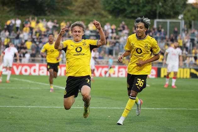 07.08.2026, xsefx, Fußball, Borussia Dortmund II (U23) - 1. FC Köln II U21, U 21 , Regionalliga West, Stadion Rote Erde, 2. Spieltag, Saison 2026 2027: Torjubel nach dem Tor zum 1:0 durch Torschütze Tim Degener (BVB II 07) DFB regulations prohibit any use of photographs as image sequences and or quasi-video. Nordrhein-Westfalen Deutschland *** August 7, 2026, xsefx, Soccer, Borussia Dortmund II U23 vs. 1. FC Köln II U21, Regionalliga West, Rote Erde Stadium, Matchday 2, 2026–2027 Season. Celebrations after the 1–0 goal scored by Tim Degener. BVB II 07. DFB regulations prohibit any use of photographs as image sequences and or quasi-video. North Rhine-Westphalia, Germany