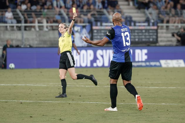 07.08.2026, xhettx, Fussball 3.Liga, SV Waldhof Mannheim - Fortuna Düsseldorf v.l. Terrence Boyd (SV Waldhof Mannheim, 13) sieht die Gelbe Karte (DFL DFB REGULATIONS PROHIBIT ANY USE OF PHOTOGRAPHS as IMAGE SEQUENCES and or QUASI-VIDEO) *** August 7, 2026, xhettx, Soccer 3rd Division, SV Waldhof Mannheim vs. Fortuna Düsseldorf – Terrence Boyd of SV Waldhof Mannheim receives a yellow card in the 13th minute. DFL and DFB regulations prohibit any use of photographs as image sequences and or quasi-video.